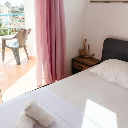 Leon Hotel