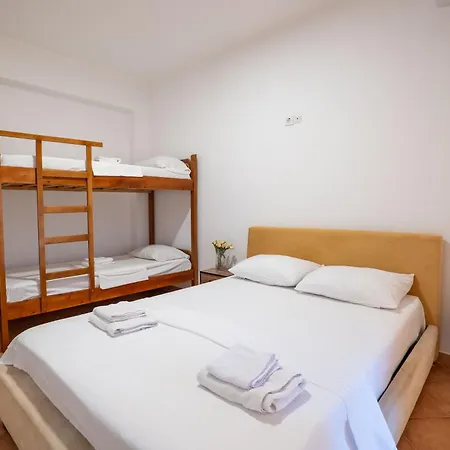 Hotel Leon *